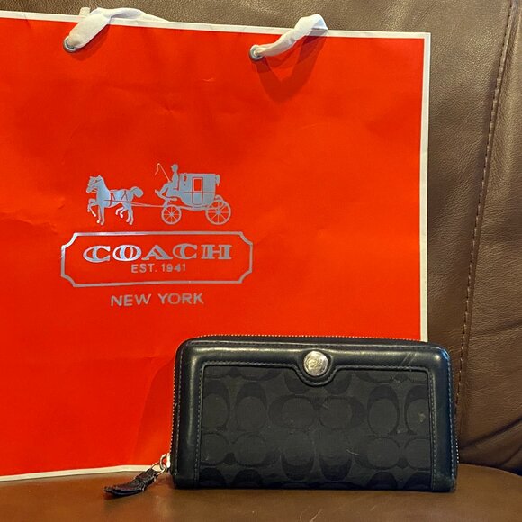 Coach Jacquard Signature Logo Black Large Zip Wallet - Picture 1 of 7